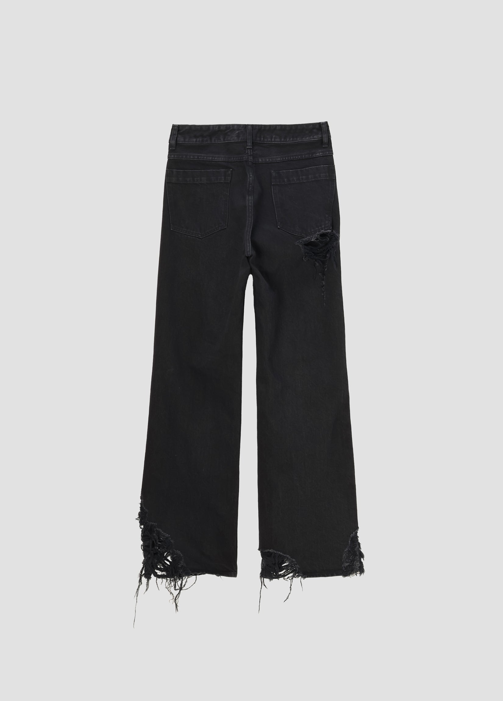 DISTRESSED JEANS