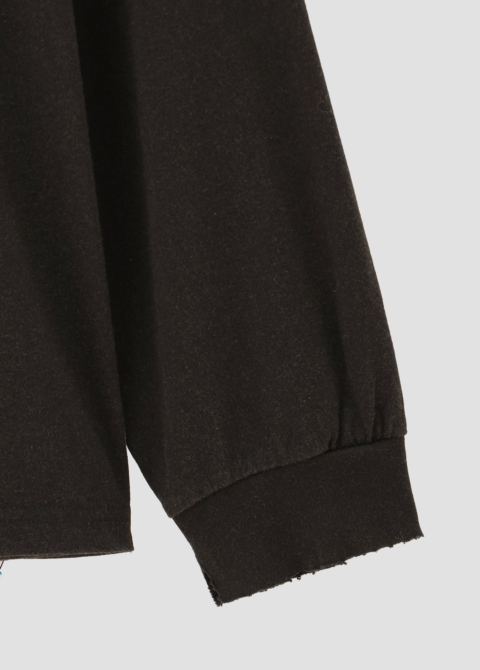 SHOULDER-PAD RIPPED LS T-SHIRT