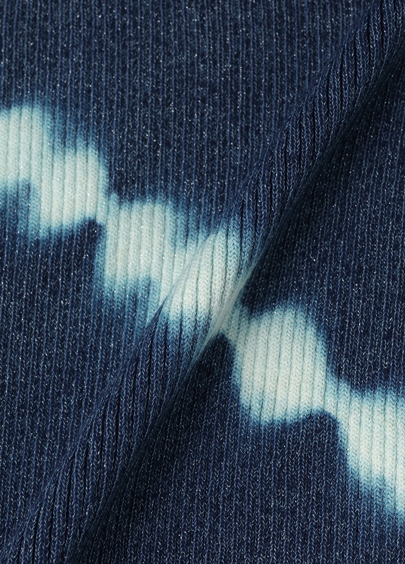 SHIBORI RIBBED KNIT TURTLENECK